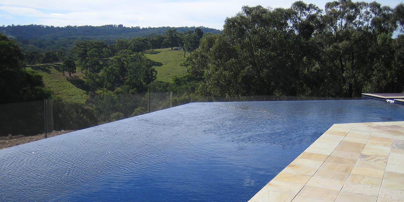 Benefits of Installing an Infinity Pool