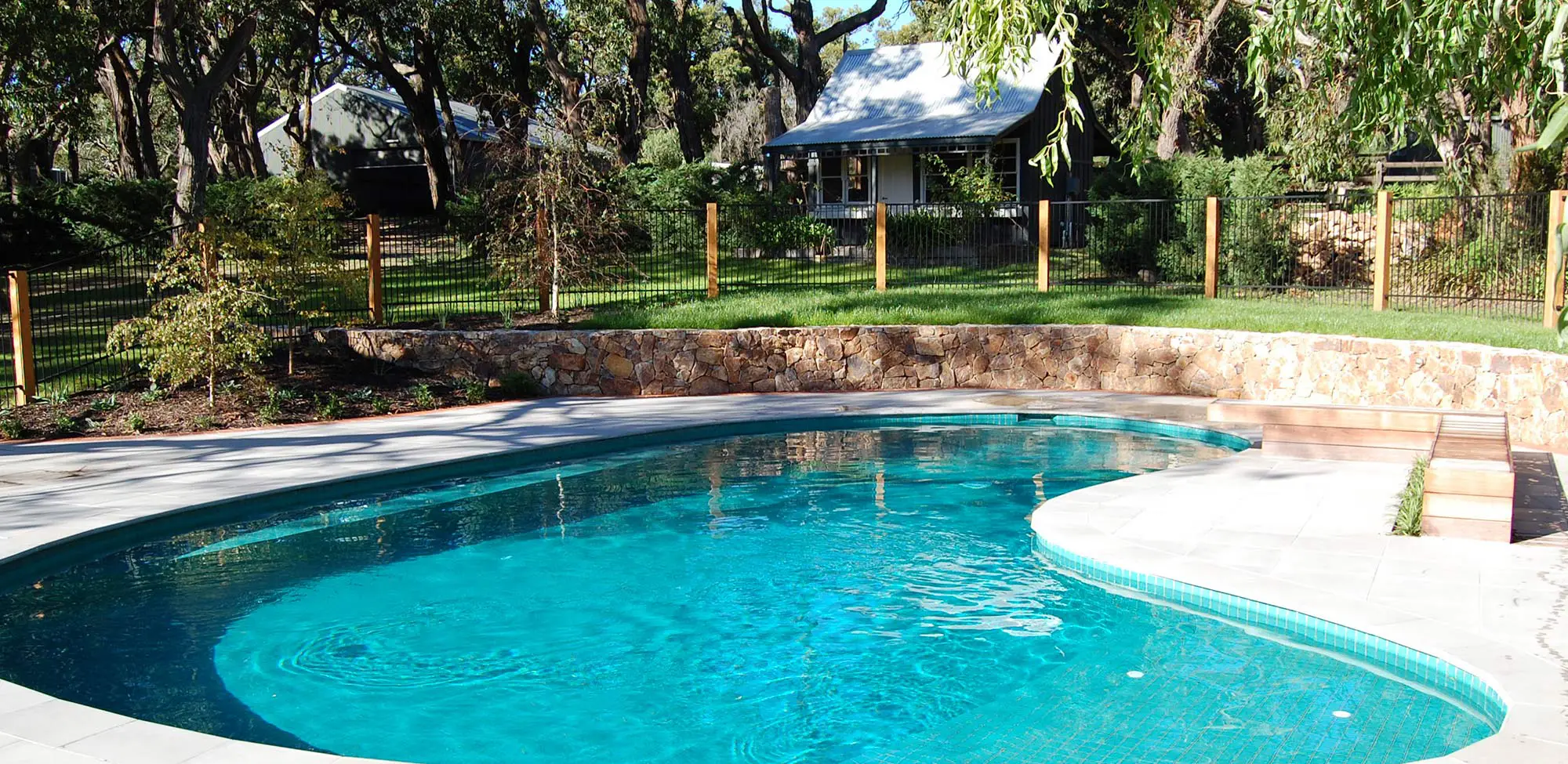 pool retaining wall