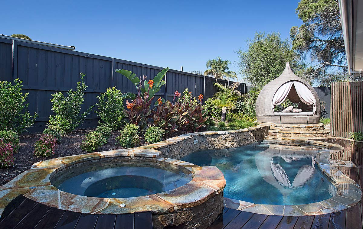 retaining walls for pools