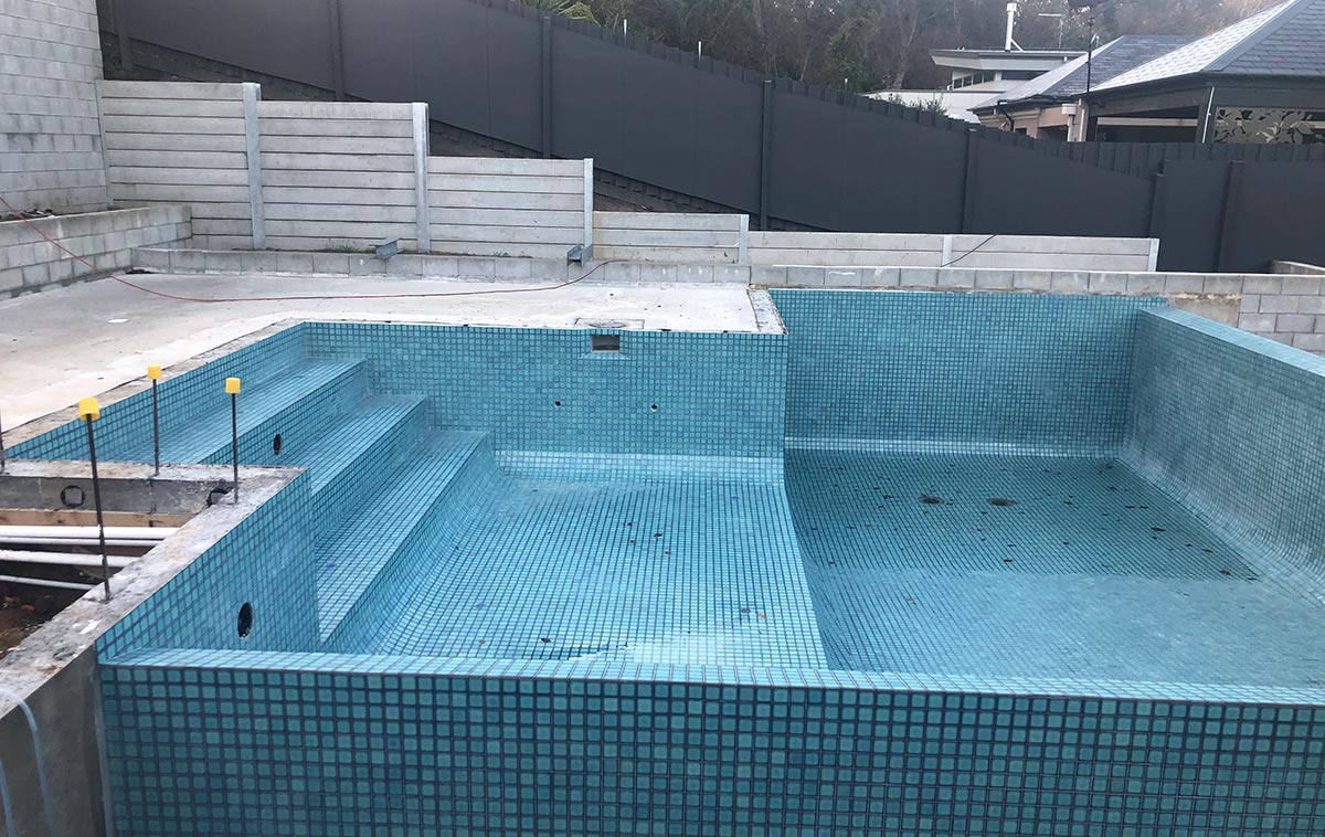 concrete swimming pool construction