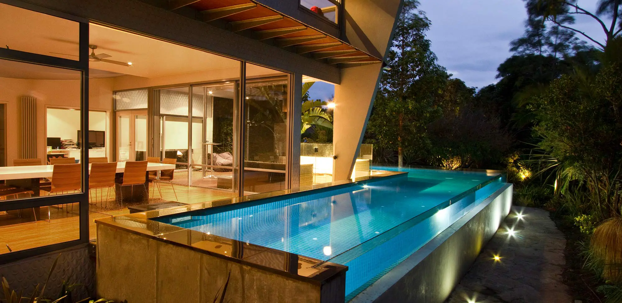 Glass Edge Swimming Pool